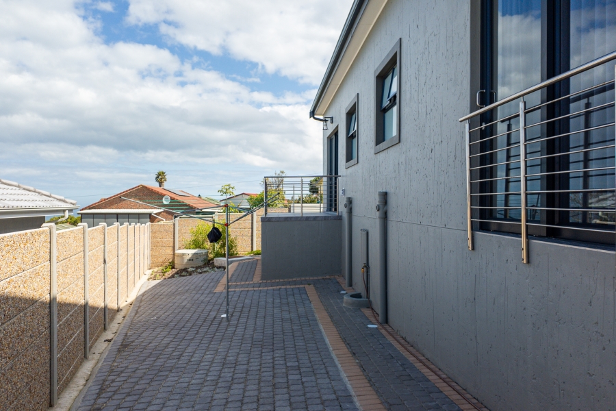 3 Bedroom Property for Sale in Dana Bay Western Cape